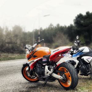 Preview wallpaper hornet and cb100r, bikes, road